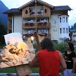 Apartahotel Sol E Nef Rocca Pietore